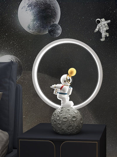 Astronaut bedside table lamp